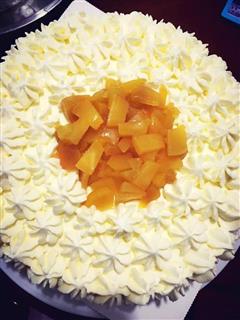 八寸黄桃奶油蛋糕