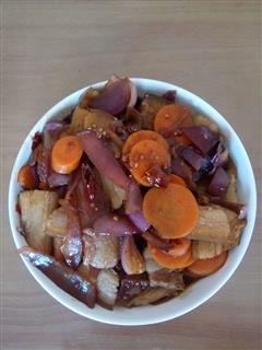 胡萝卜回锅肉