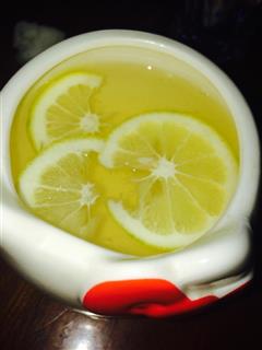 清肠蜂蜜柠檬水
