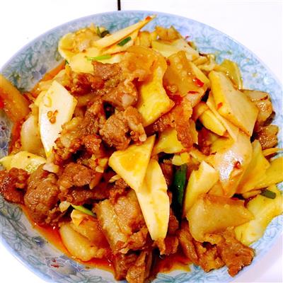 后腿肉炒笋子的做法