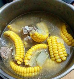 玉米排骨冬瓜汤