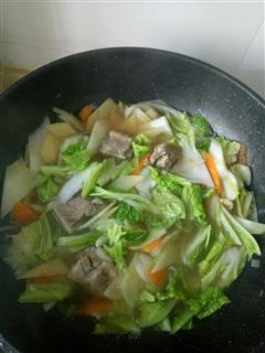 蔬菜排骨汤