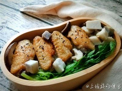 盐煎鸡翅×香菇芋头饭