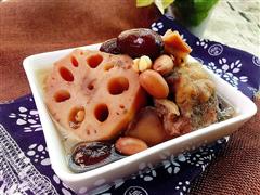 花生薏米红枣骨藕汤