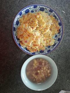 今日宝宝早餐食谱-土豆藕鸡蛋饼+杂豆粥