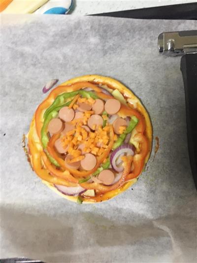 火腿肠披萨