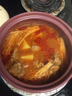 韩式辣排骨土豆汤