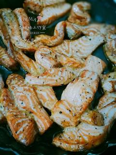 黑胡椒芥末香烤三文鱼的热量