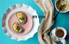 营养早餐鹌鹑蛋鱼松沙拉黑芝麻馒头片