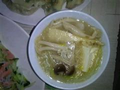 菌菇蔬菜豆腐鸡汤