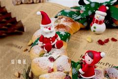 圣诞甜品主角-圣诞花环面包