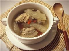枸杞竹荪排骨汤的热量