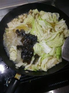 蛤蜊白菜豆腐汤