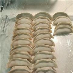 松子玉米虾仁白菜荸荠蘑菇水饺