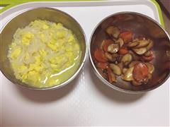 胡萝卜炒杏鲍菇，虾米圆白菜鸡蛋面汤