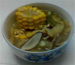 四季海底椰霸王花薏米芡实玉米汤