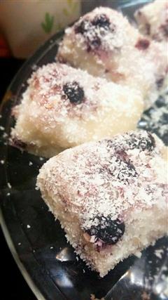 瑞雪兆丰年-蓝莓椰蓉糯米糕