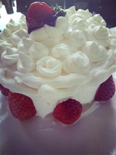 奶油草莓小蛋糕