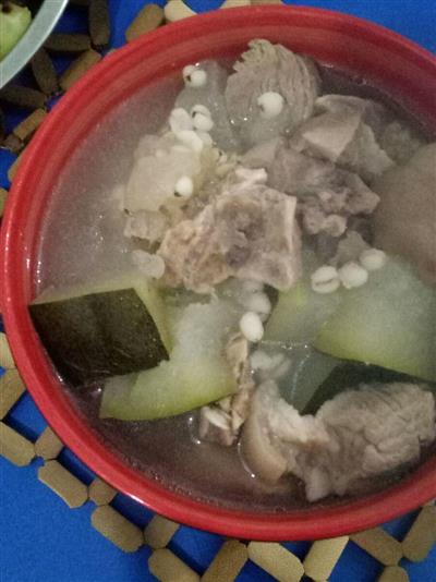 冬瓜薏米猪脚汤
