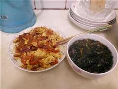 一个人也要吃好饭—番茄鸡蛋盖面+紫菜汤