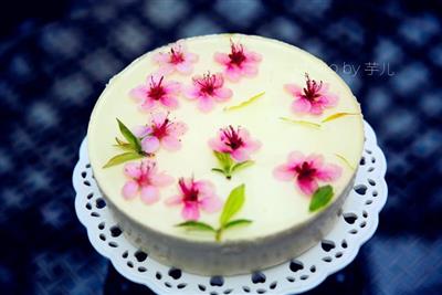 桃花酸奶慕斯蛋糕