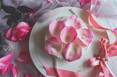 糖霜玫瑰奶油蛋糕