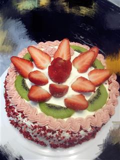 草莓生日蛋糕的热量