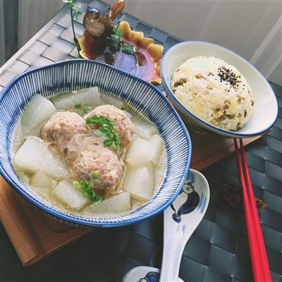 冬瓜肉丸汤+杂粮饭