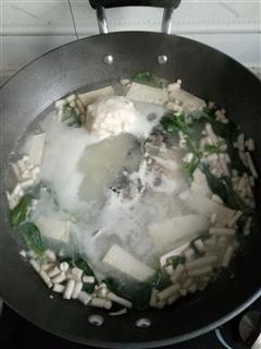 菠菜，鲫鱼，豆腐汤