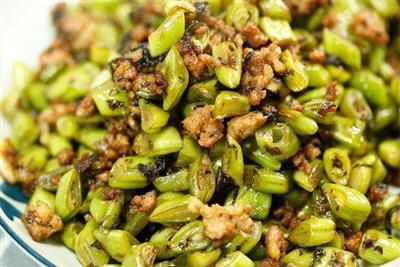 用最简单的食材，打造一盘下饭神菜-橄榄菜肉末豆角