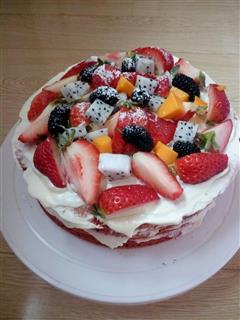 草莓红丝绒裸蛋糕